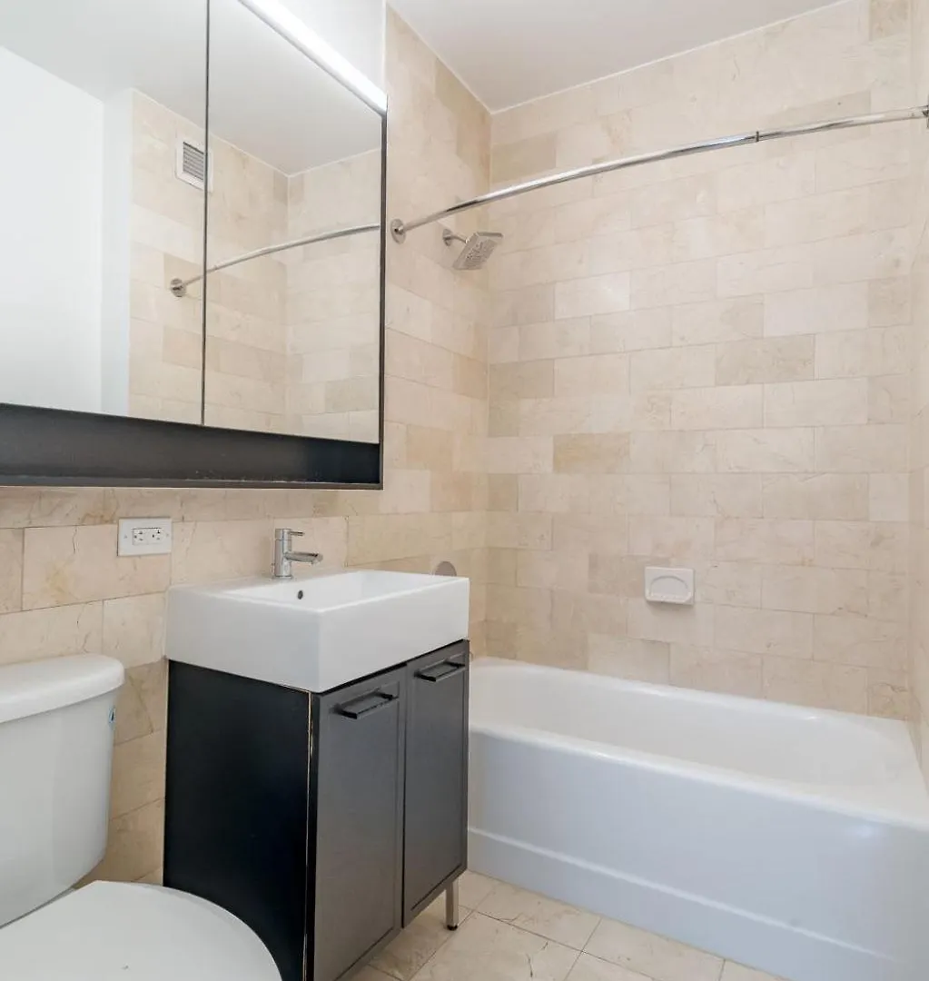 Luxury 2Br 1Bath Financial District Escape Near Wall Street New York