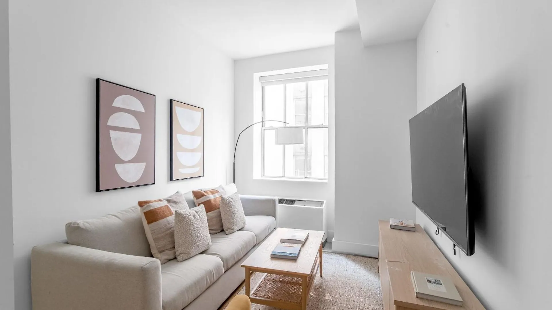 Luxury 2Br 1Bath Financial District Escape Near Wall Street New York Apartment